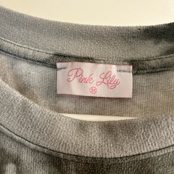 Pink Lily Charcoal Gray Tie-Dye Short Sleeve Roll-Cuff Tee M Trendy Relaxed Fit - Picture 2 of 4